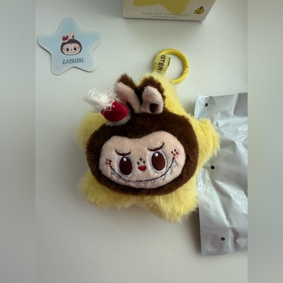 Nwt Labubu Pop Mart X THE MONSTERS: Classic Series Sparkly Star Plush Pendant - Picture 2 of 8